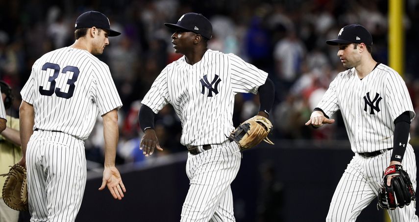 Para abrirle espacio a Walker (derecha) en el roster de 40, los Marlins de Miami pusieron en asignación a Nick Wittgren.