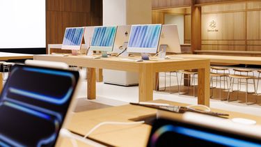 Varios IMac y IPad expuestos en la nueva tienda de Apple en La Vaguada, a 27 de noviembre de 2024.&nbsp;