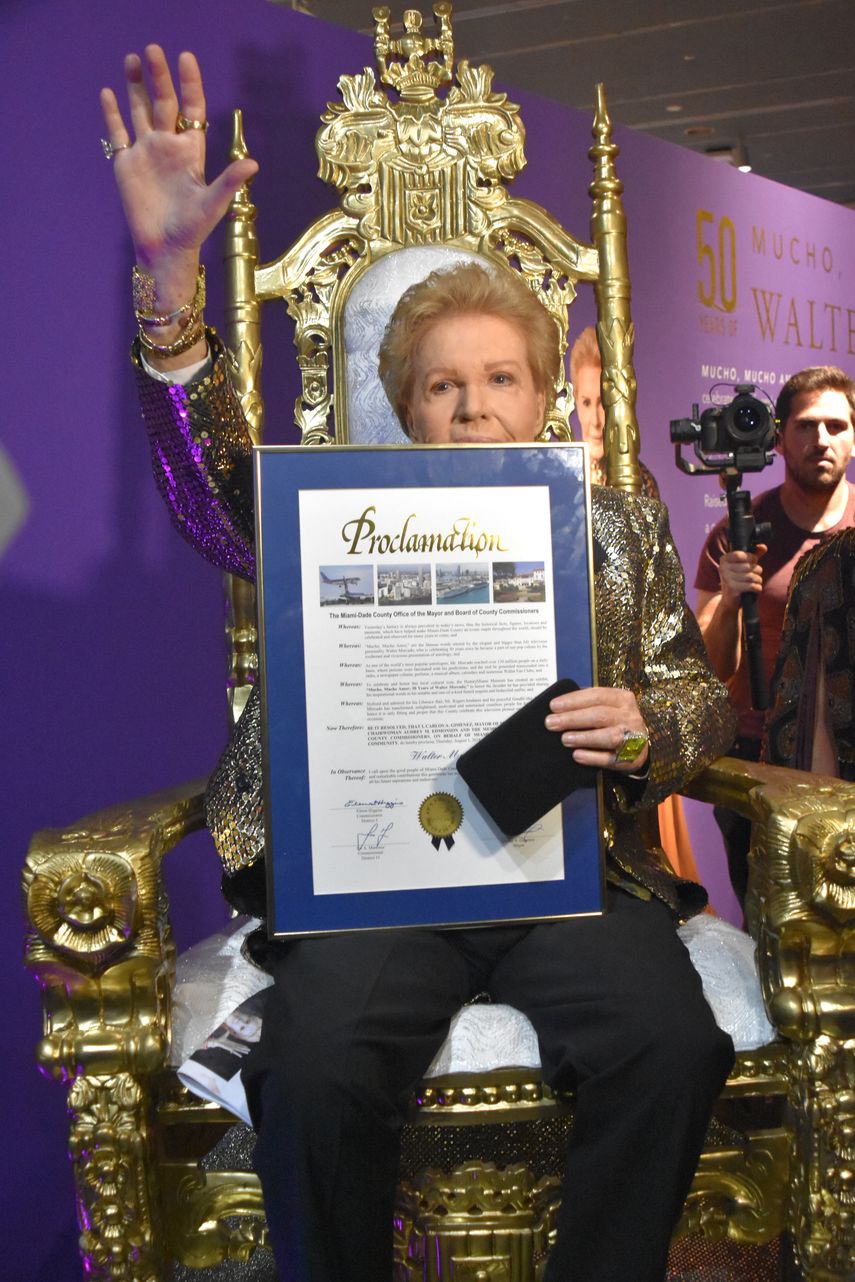 Walter Mercado&nbsp;recibe las llaves de la ciudad de Miami.&nbsp;
