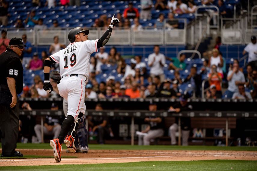 Rojas (4) se fue para la calle en la cuarta entrada, sin corredores en el camino, contra el abridor Chad Bettis.