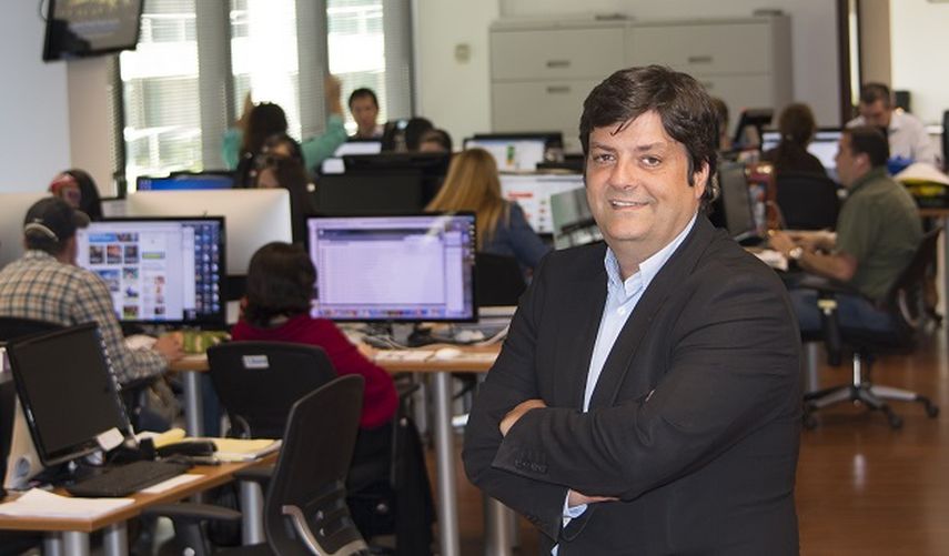 Manuel Aguilera, director de DIARIO LAS AMÉRICAS, en la redacción del periódico. (Yender Hernández)