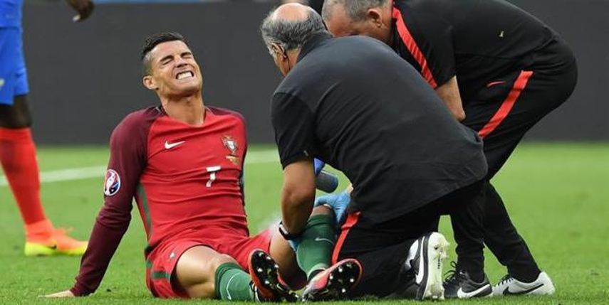 Ronaldo no pudo terminar el primer tiempo de la final. (EFE)