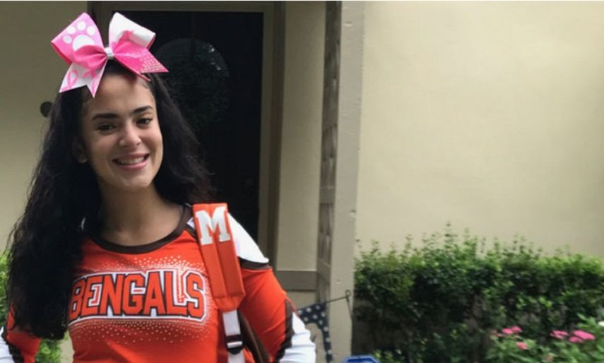 Según su madre Jazlyne es una estudiante destacada, porrista, y generalmente responsable.