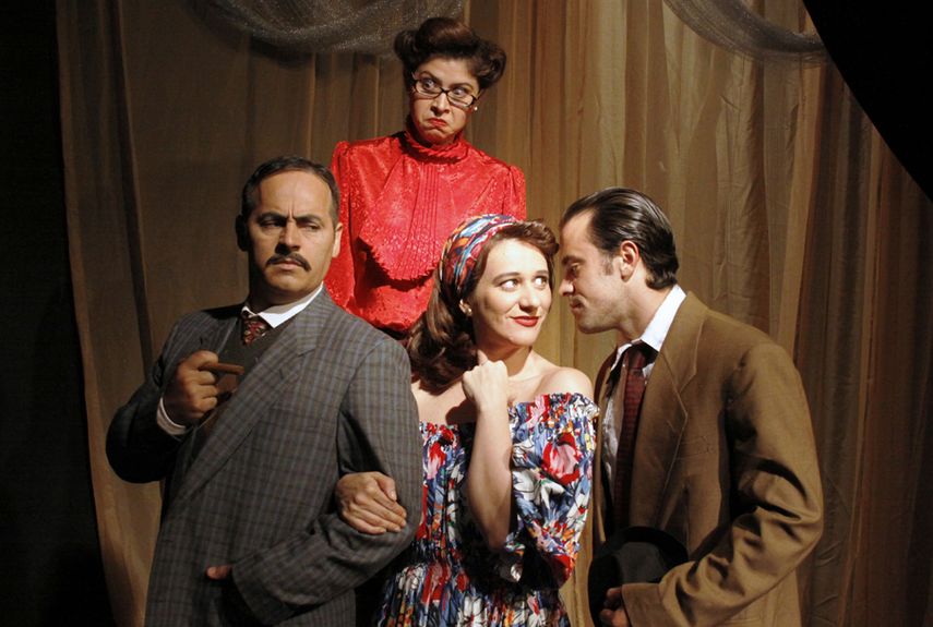 Luis Alcaráz, Verónica Abruza, Heri Quiles y Karina Domínguez actúan en Los infieles. (MIGUEL PASCUAL)