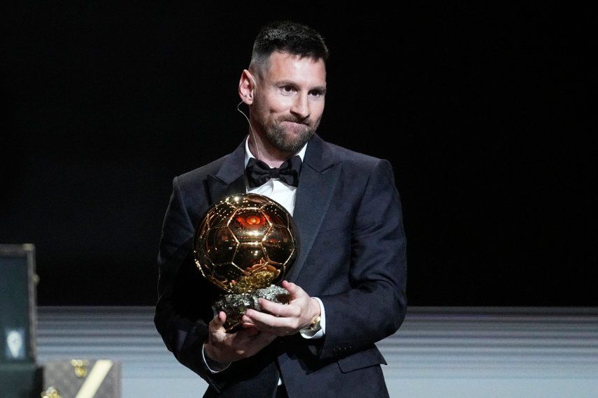 Lionel Messi y su octavo Balón de Oro envuelto en polémica