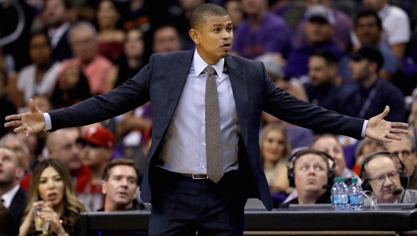 Watson, de 38 años, deja los Suns con un balance de 33 victorias y 85 derrotas.
