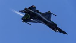 Un avión de combate belga F-16 participa en el simulacro Nuclear de la OTAN Steadfast Noon.