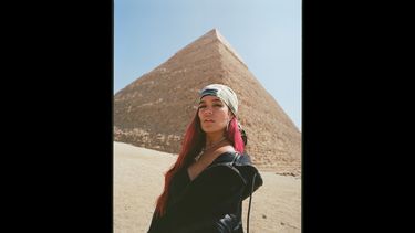 Karol G estrena el tema Cairo junto a Ovy On The Drums.