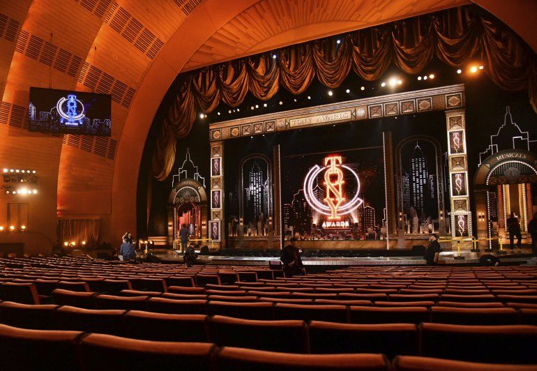 Una vista del escenario previo al comienzo de la 73a entrega de los Premios Tony en el Radio City Music Hall de Broadway, en Nueva York, el 9 de junio de 2019.&nbsp;
