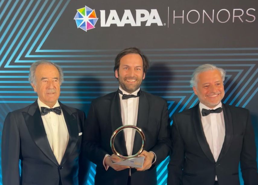 Representantes de Puy Du Fou España reciben el premio al Mejor Espectáculo del Mundo en los 