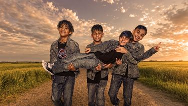 Yadriel, Isaac, Alek y Leandro, integrantes de Héroes5.