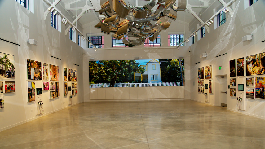Salón renovado de la Torre de la Libertad. Salón renovado de la Torre de la Libertad.
