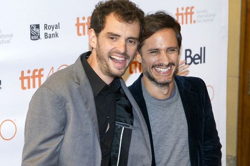 El director Jonás Cuarón y el actor Gael García Bernal recogen el premio FIPRESCI de la crítica por Desierto en el Festival de Cine de Toronto. (REUTERS). 