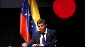 NOTICIA DE VENEZUELA  - Página 39 El-lider-opositor-venezolano-leopoldo-lopez-pronuncia-su-primer-mensaje-su-salida-venezuela-el-circulo-bellas-artes-madrid-espana-27-octubre-2020