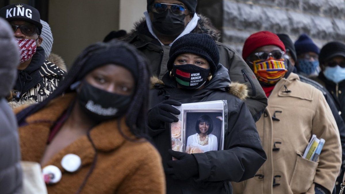 Hundreds flock to say goodbye to actress Cicely Tyson in NY