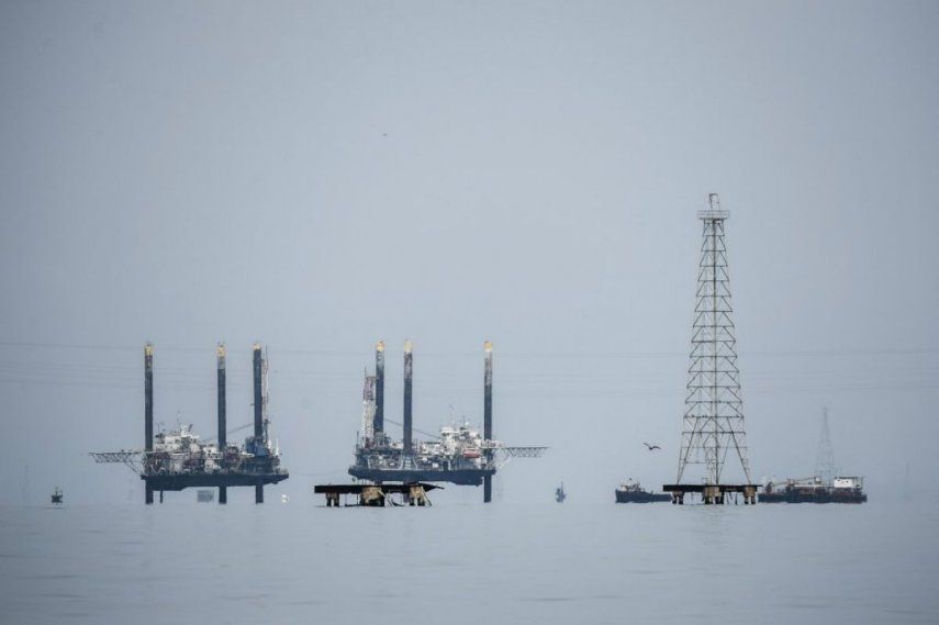 Las plataformas petroleras se muestran sobre el lago de Maracaibo, en Maracaibo, Venezuela.&nbsp;