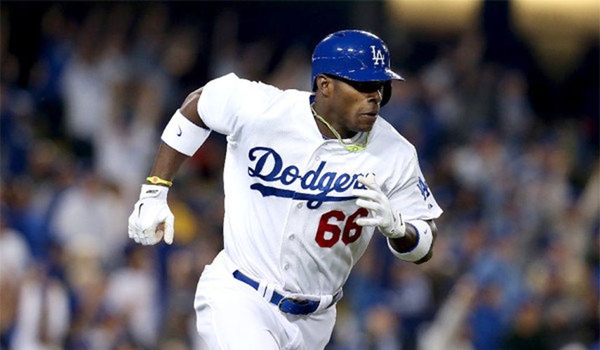 Yasiel Puig figura entre los candidatos a viajar a Cuba con la delegación de MLB. (ARCHIVO)