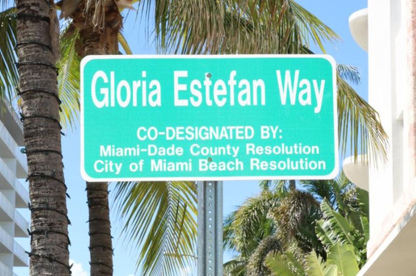 La icónica intérprete de 68 años fue homenajeada con un tramo a su nombre de la Calle 13 entre Ocean Drive y Meridian Avenue, en Miami Beach.&nbsp;