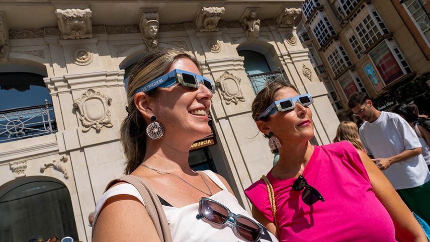 Gafas para eclipse de Sol.