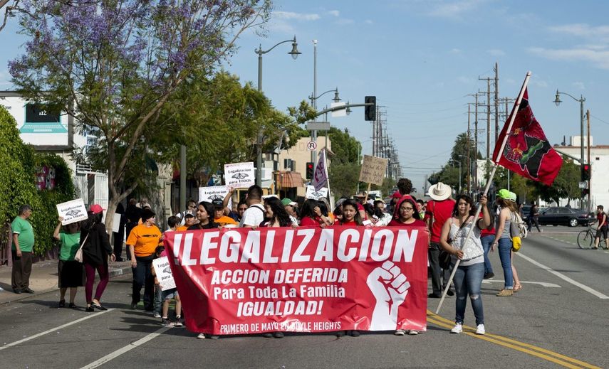Las personas que han construido sus vidas en Estados Unidos tienen derechos y merecen todas las protecciones que ofrece nuestro sistema legal, dijo el alcalde de Los Ángeles, Eric Garcetti
