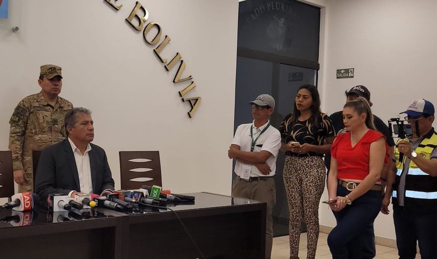El Ministro de Defensa Edmundo Novillo, informó sobre el ingreso de efectivos militares de Venezuela a Bolivia.