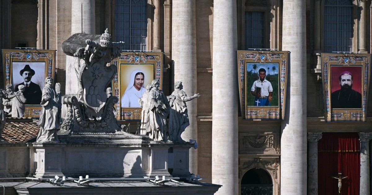 Dos santos y mil plegarias: Venezuela celebra su “doble bendición”