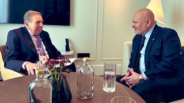 Edmundo González Urrutia, presidente eelcto de Venezuela, reunido con el fiscal de la CPI, Karim Khan, en Múnich el 15 de febrero