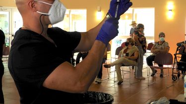 abre sitio de vacuna en miami dade college north campus