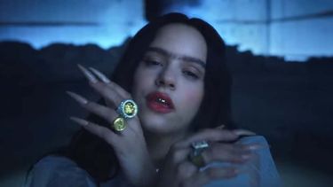 A pal&eacute; es el quinto sencillo lanzado por Rosal&iacute;a este 2019.