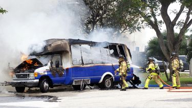 Personal del Cuerpo de Bomberos de Miami-Dade atendió la emergencia.