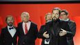El cineasta español Carlos Vermut pronuncia un discurso tras recibir la Concha de Oro por su película La chica mágica durante el 62º Festival Internacional de Cine de San Sebastián el 27 de septiembre de 2014, en el País Vasco del norte de España. ciudad de San Sebastián.&nbsp; &nbsp;
