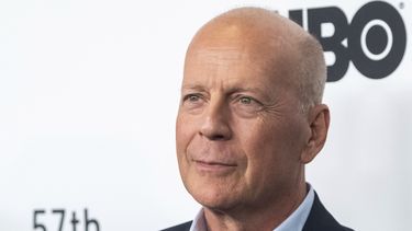 Bruce Willis en una premiere en Nueva York el 11 de octubre de 2019. La familia del actor de 67 años dijo en un comunicado que tiene un diagnóstico de demencia frontotemporal. Emma Heming también desmintió que Demi Moore se mudara con ellos.