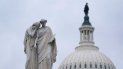 El Monumento a la Paz está enmarcado por la cúpula del Capitolio, Washington, 4 de enero de 2021. El Monumento a la Paz está enmarcado por la cúpula del Capitolio, Washington, 4 de enero de 2021.