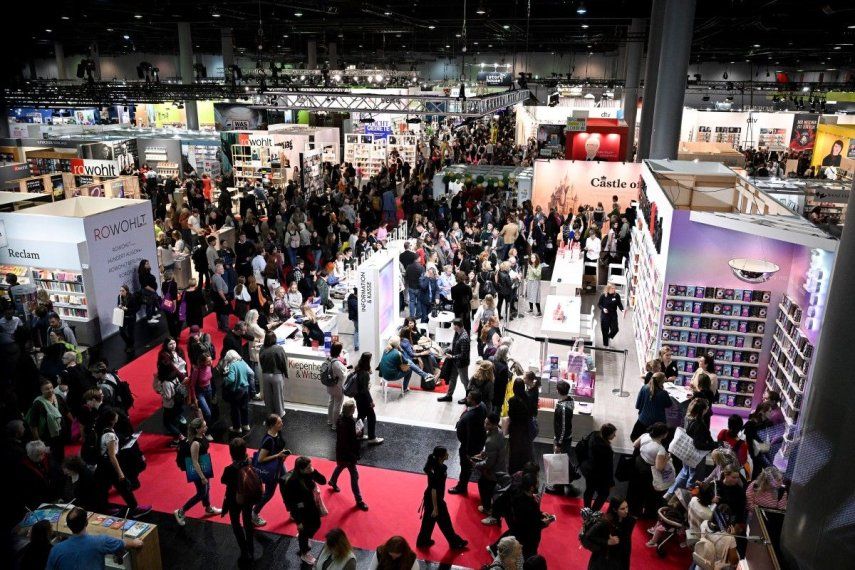 Ambiente en la 77 edición de la Feria del Libro de Fráncfort, la mayor del mundo.&nbsp;