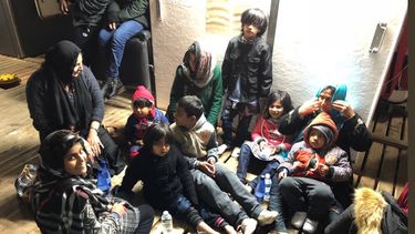 Dos de las embarcaciones fueron socorridas por buques del dispositivo europeo de Eunavfor Med y la otra por la ONG española Proactiva Open Arms, que detalló que rescató a 134 personas, entre ellas 36 menores.