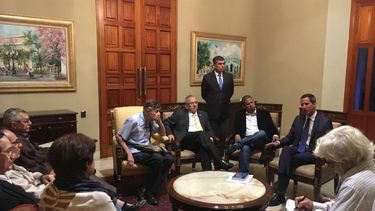 El líder opositor ha insistido estos días en que&nbsp;tenderá la mano a todos aquellos que decidan sumarse al cambio que plantea,&nbsp;que pasa por cesar la usurpación, crear un gobierno de transición y celebrar nuevas elecciones presidenciales.