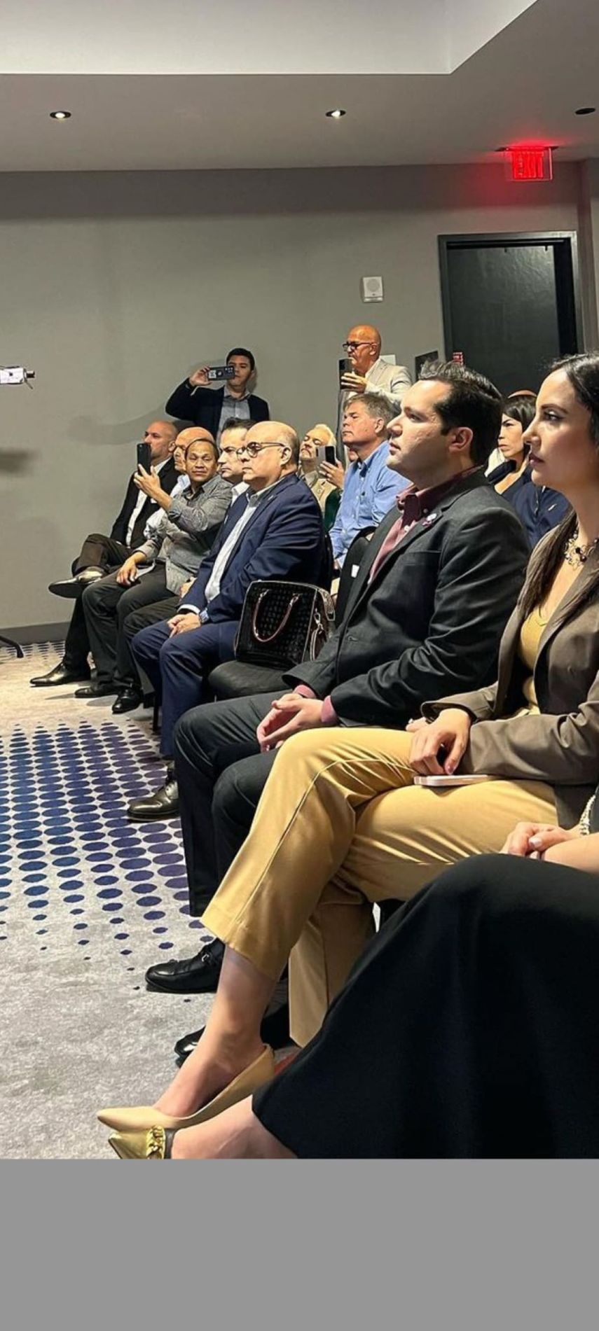 Asistentes al evento para el lanzamiento de la plataforma difital Vente Conmigo.