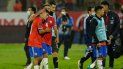 Los jugadores de Chile salen de la cancha tras perder 2-0 contra Ecuador al final de un partido de clasificación para la Copa Mundial de la FIFA Catar 2022 en San Carlos de Apoquindo en Santiago, Chile, el martes 16 de noviembre de 2021. Los jugadores de Chile salen de la cancha tras perder 2-0 contra Ecuador al final de un partido de clasificación para la Copa Mundial de la FIFA Catar 2022 en San Carlos de Apoquindo en Santiago, Chile, el martes 16 de noviembre de 2021.