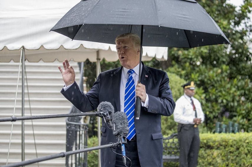 Acordamos una extensión de tres meses del techo de la deuda, dijo Trump a los periodistas en el Air Force One rumbo a Dakota del Norte, donde promoverá su reforma fiscal.