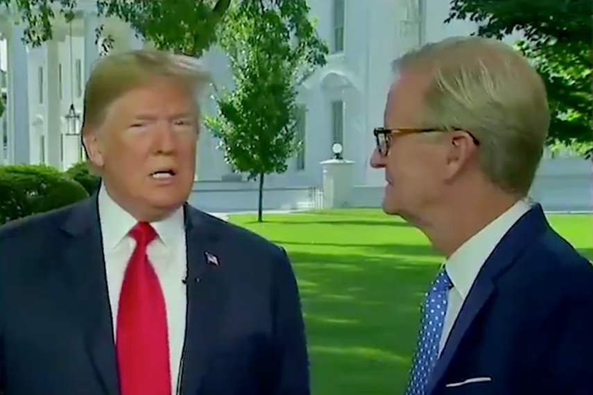 El presidente Donald Trump durante una entrevista con el canal FOX.&nbsp;