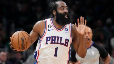 James Harden de los 76ers de Filadelfia durante el juego contra los Celtics de Boston en los playoffs de la NBA, el martes 9 de mayo de 2023.