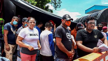 Nicarag&uuml;enses varados en la frontera Costa Rica y Nicaragua.