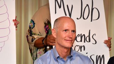 El gobernador de Florida, Rick Scott.