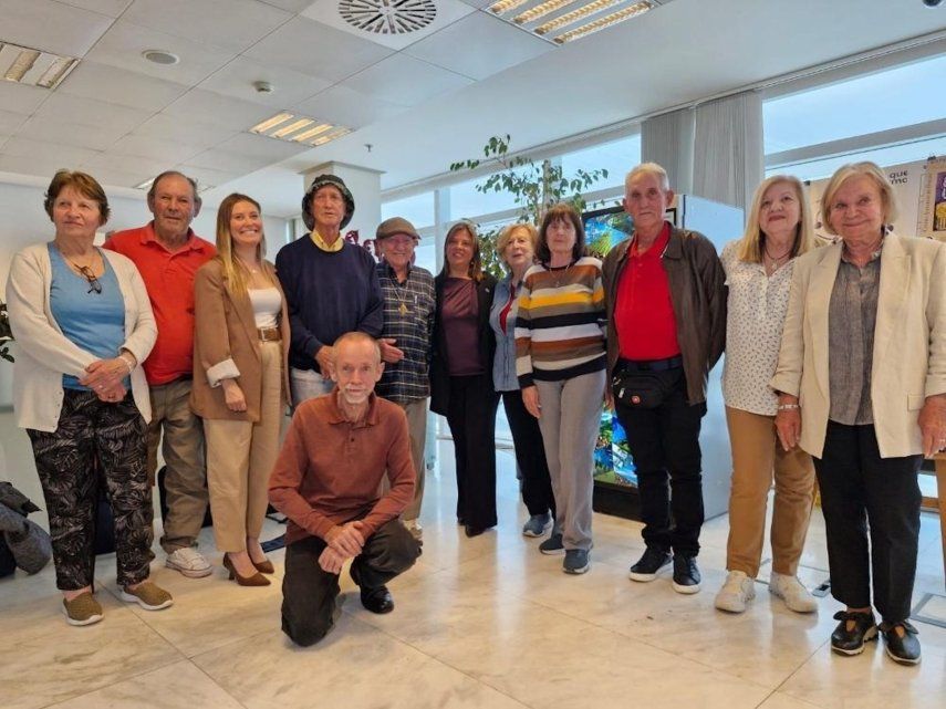 Foto de familia con todos los integrantes de la última edición de la Operación Añoranza en España, 2025. &nbsp; &nbsp;
