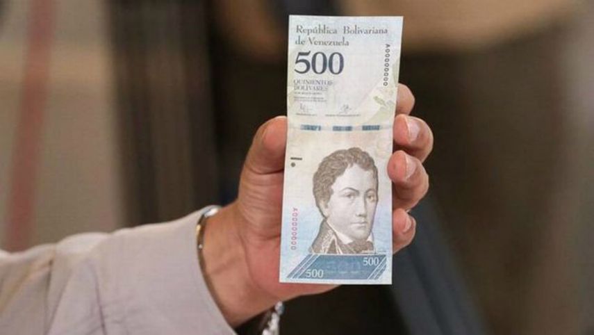 Un representante de un banco estatal dijo, también bajo anonimato, que almacenaron el primer lote de billetes de 500 bolívares,&nbsp;aunque explicó que eran poquitos.