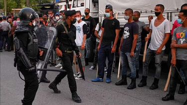 Video muestra amplia movilización de fuerzas represivas en Cuba