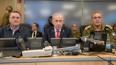El ministro de Defensa, Israel Katz; el primer ministro, Benjamin Netanyahu, y el jefe del Estado Mayor de las Fuerzas Armadas israelíes, Eyal Zamir