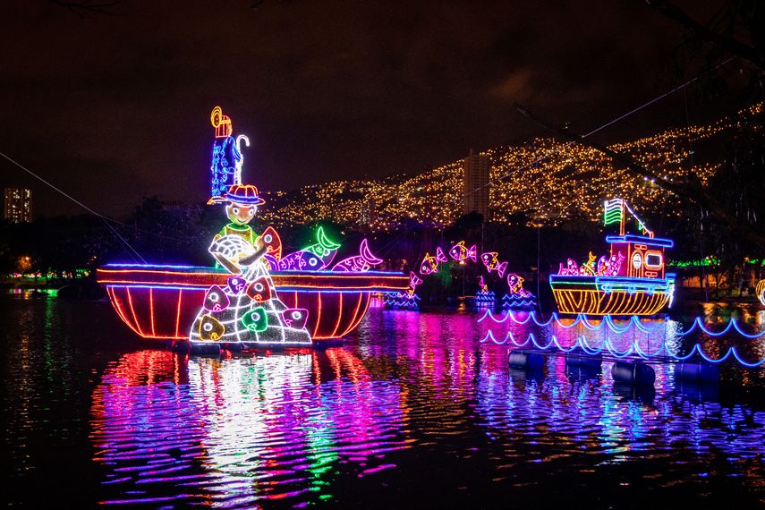Los alumbrados navide&ntilde;os de Medell&iacute;n cada a&ntilde;o atraen a m&aacute;s turistas.