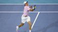 Jannik Sinner, de Italia, devuelve un golpe a Corentin Moutet, de Francia, en el séptimo día del Abierto de Miami presentado por Itaú en el Hard Rock Stadium, el 23 de marzo de 2026 en Miami Gardens, Florida.&nbsp;