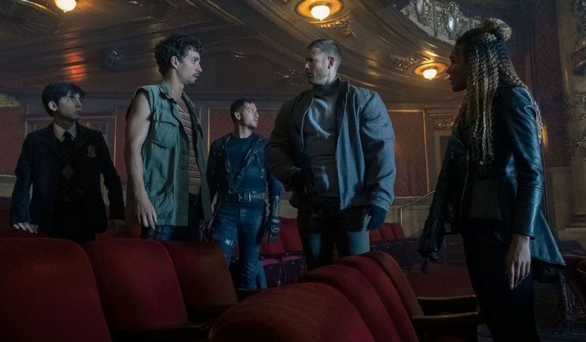 Basada en la serie de cómics homónima,The Umbrella Academy sigue a un grupo de hermanos que se reúnen tras la muerte de su padre adoptivo multimillonario.